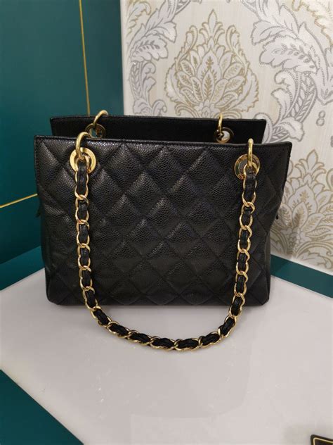 Chanel Petite Timeless Tote PTT : Review and what fits